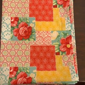 Pioneer woman rectangle tablecloth!